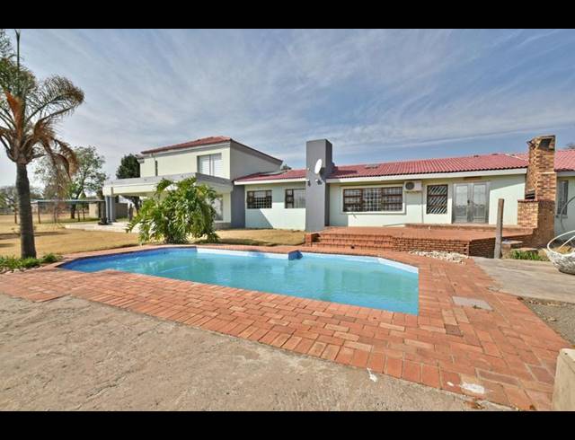 5 BEDROOM HOUSE FOR SALE IN BLIGNAUTSRUS